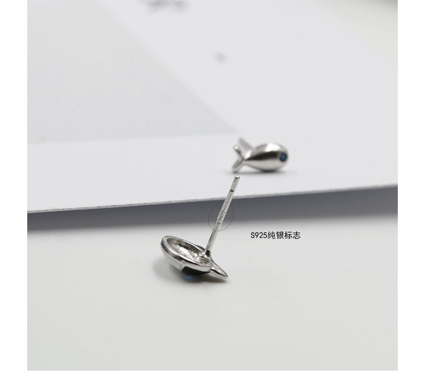 Asymmetrical Stud Cat Fish Earring