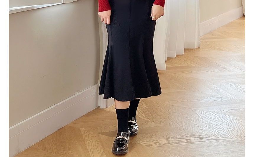 Fishtail Midi Skirt with Smooth Fabric and High Rise