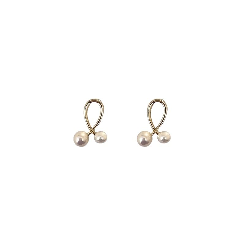 Faux Stud Earring Pearl