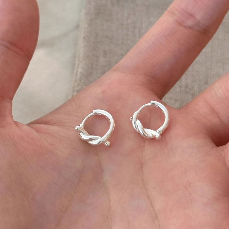 Huggie Twisted Earring