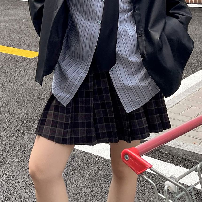 Plus Size Long Sleeve Collared Striped Heart Embroidered Shirt / Necktie