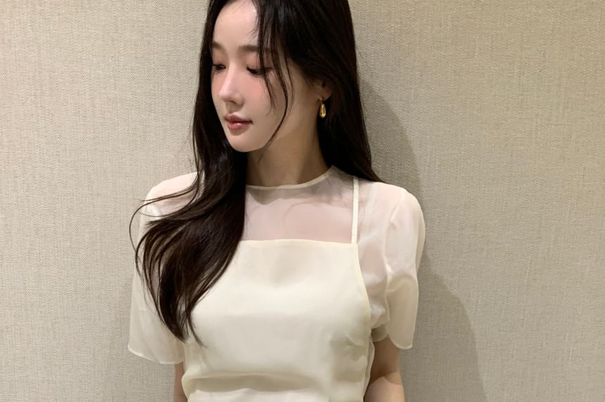 Sheer Plain Crew-Neck Short-Sleeved Top with Square-Neck Cami Set