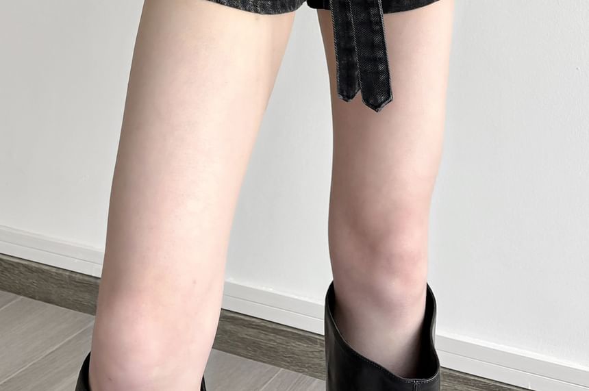 Low Rise Washed Zip Detail Denim Shorts
