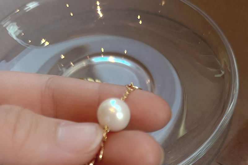 Leaf Pearl Faux Choker