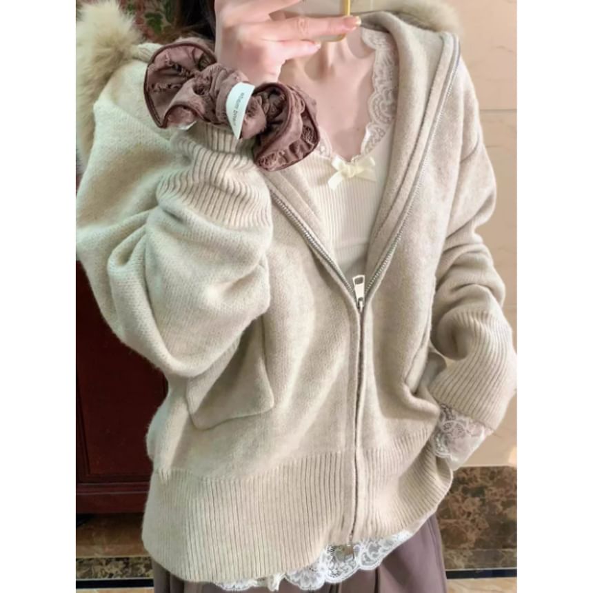 V-Neck Lace-Trim Long-Sleeve Solid Knit Top