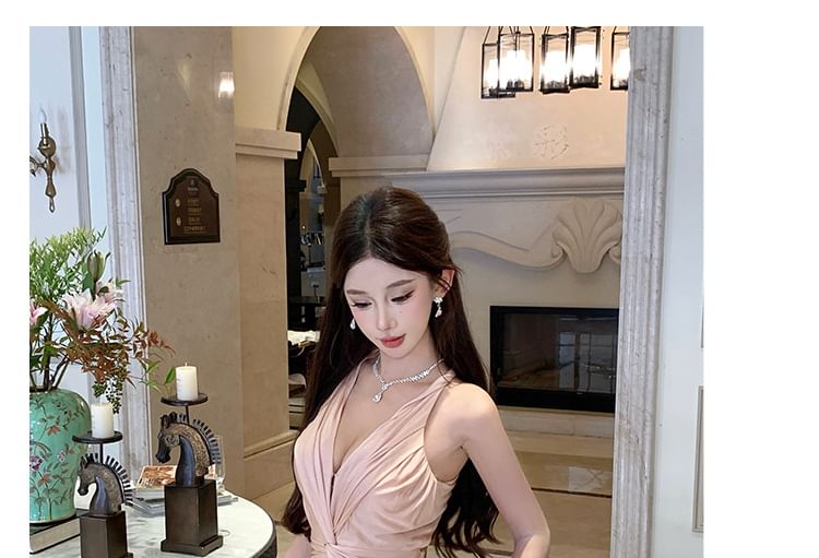 Sleeveless Plunged Plain Maxi A-Line Dress