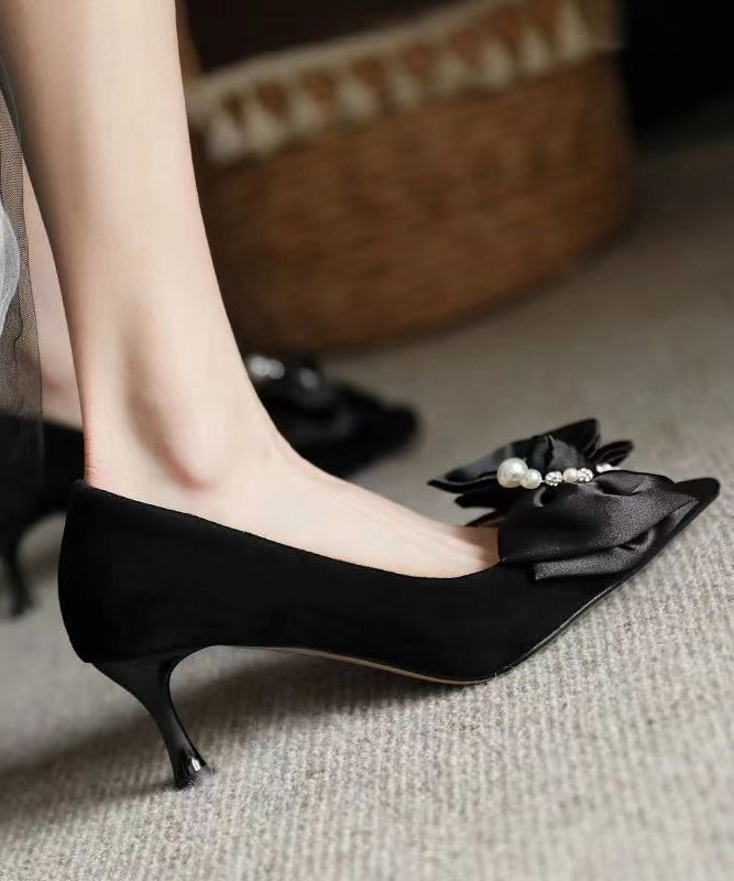 Neue schwarze, edle High Heels aus Wildleder mit Perlen und Schleife OI031