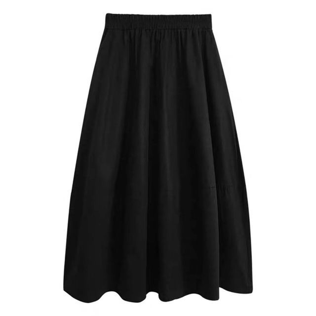 Long-Sleeve Contrast Collar Blouse / Plain Midi A-Line Skirt