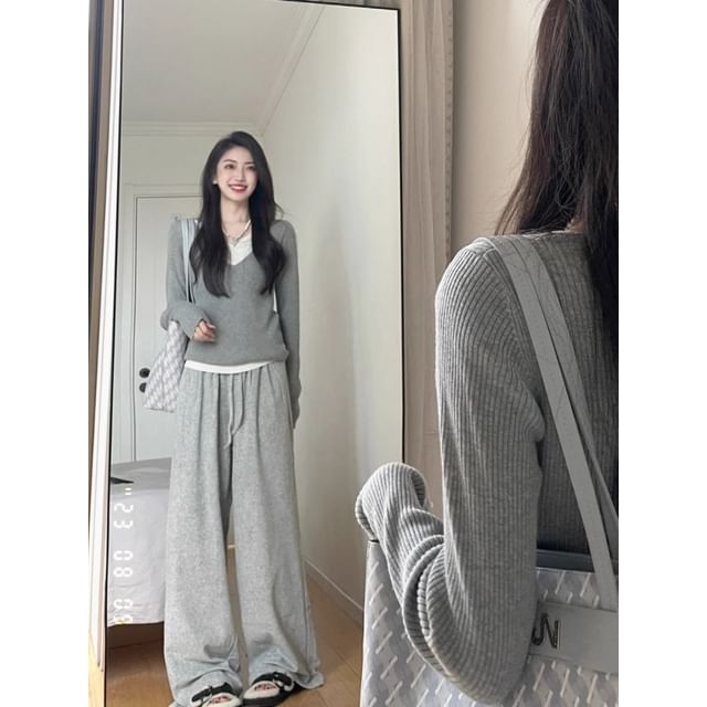 Long-Sleeve V-Neck Mock Two-Piece Two Tone Knit Top / Drawstring Waist Plain Wide Leg Sweatpants / Set