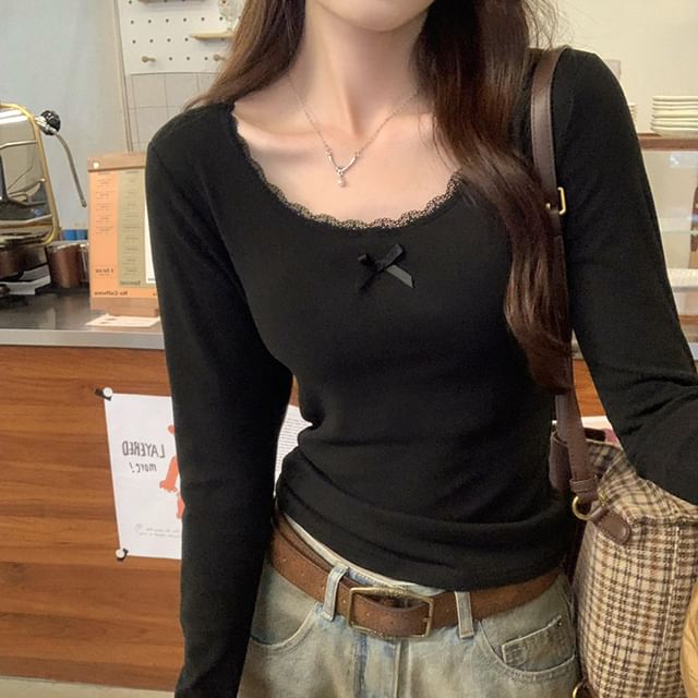 Scoop Neck Lace-Trim Long-Sleeve T-Shirt