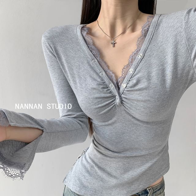 Asymmetric Lace-Trim V-Neck Crop Tee