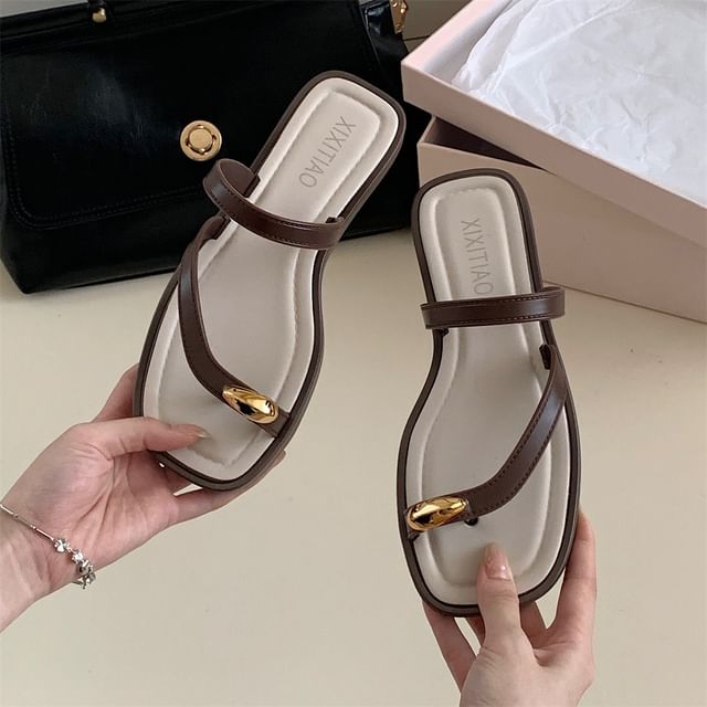 Toe Loop Slide Sandals