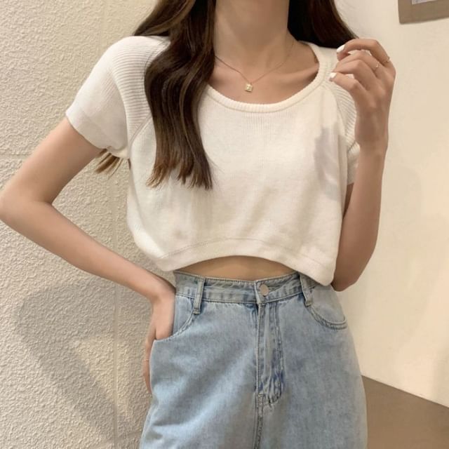 Mini Cropped Knit Top with Crew Neck, Short Sleeved, Solid