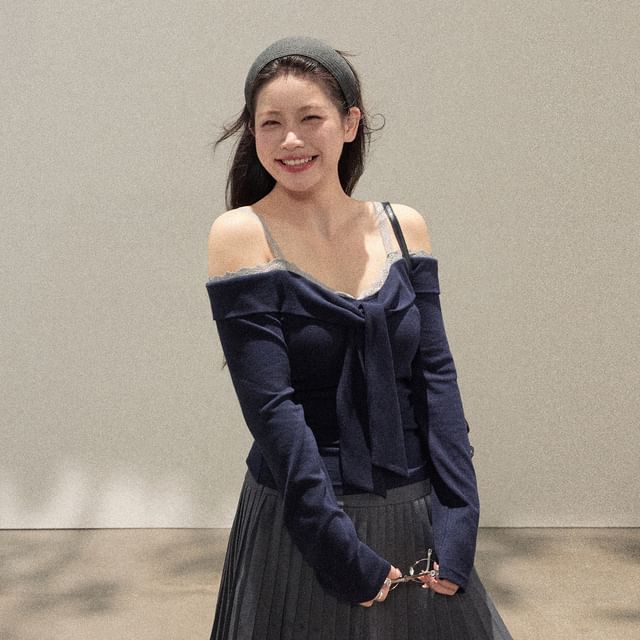 Plus Size Long-Sleeve Off Shoulder Plain Top / High Waist Mini Plain Skirt