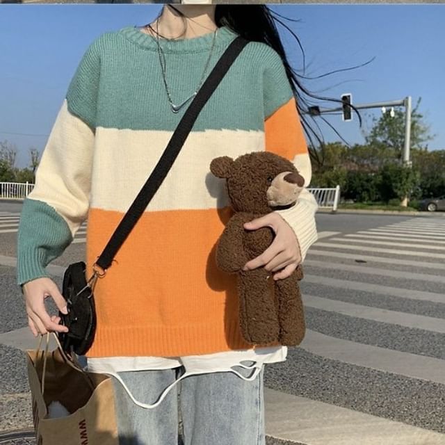 Round Neck Sweater with Color Block Design