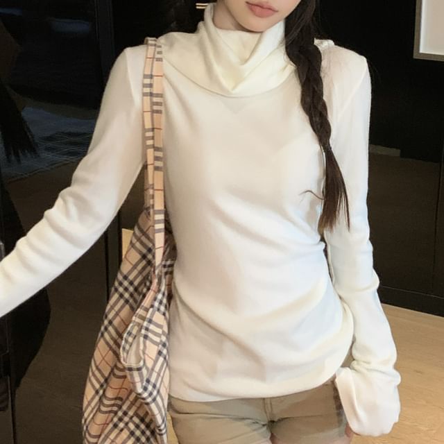 Hooded Knit Top with Turtleneck and Long Sleeves