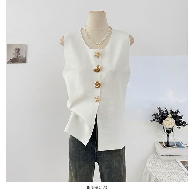 Slit Scoop Neck Tank with Button Detail