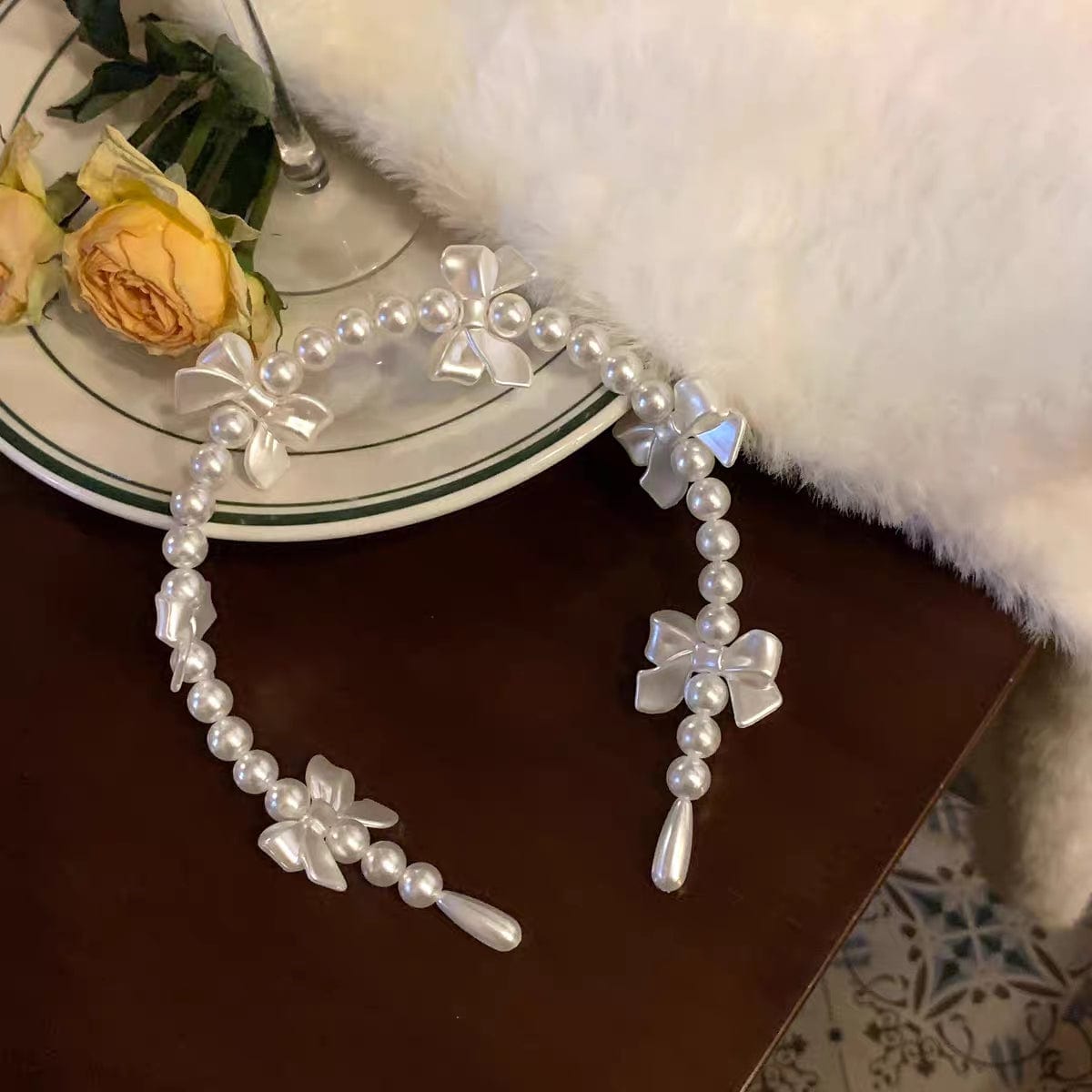 Chic Pearl Bowknot Hair Band