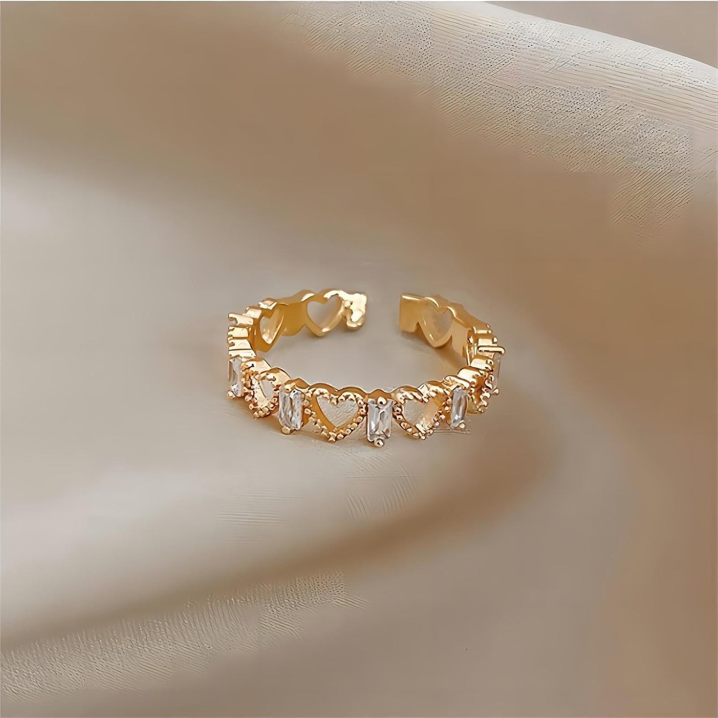 Bague ajustable en forme de cœur creux incrusté GEM021