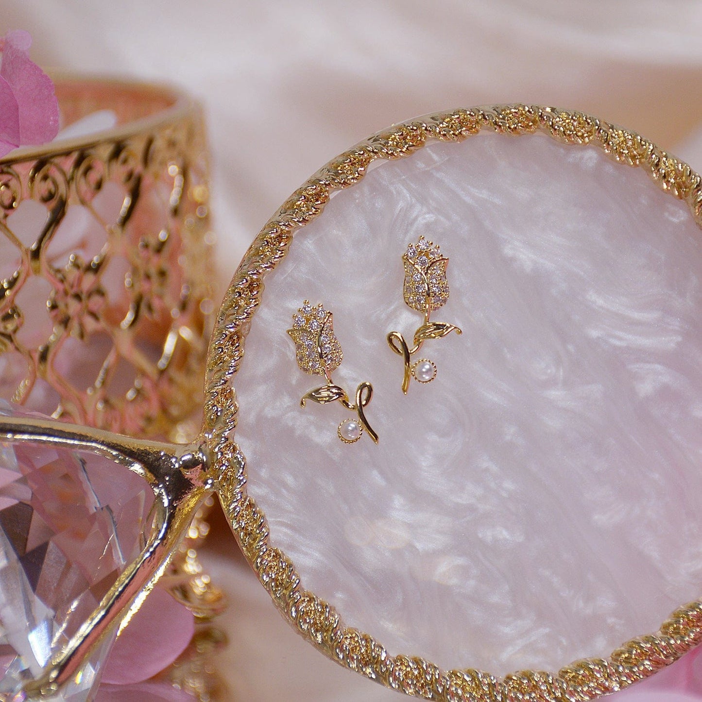 Inlaid Flower Claw Hair Clip