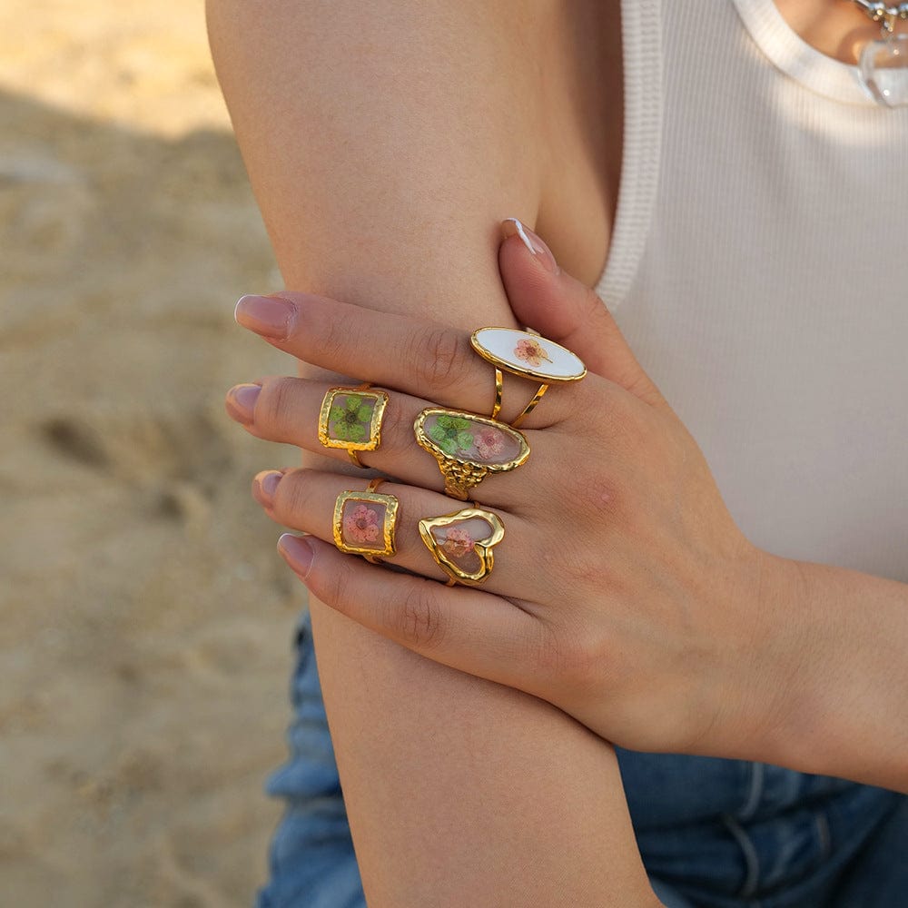 18K Gold Flower Ring