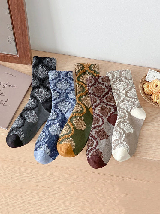 Embossing Women Pairs Socks 5 Artsy Flower Mid-Heel