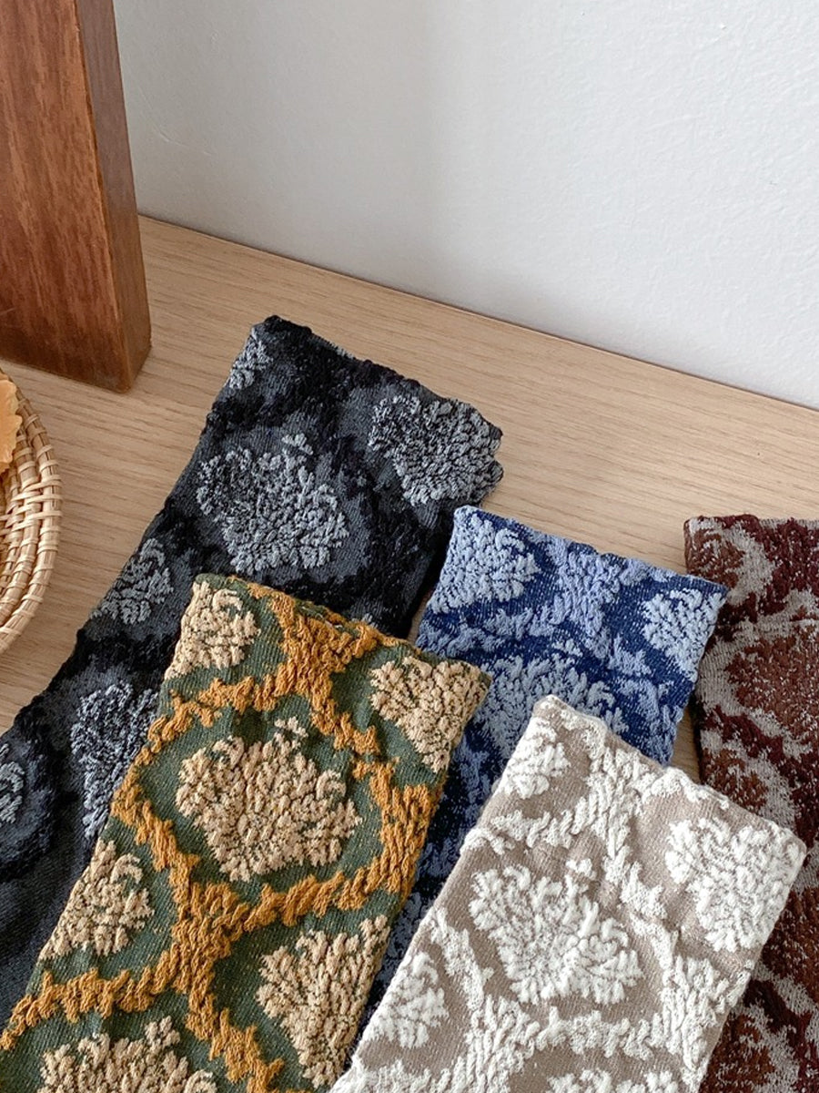 Embossing Women Pairs Socks 5 Artsy Flower Mid-Heel