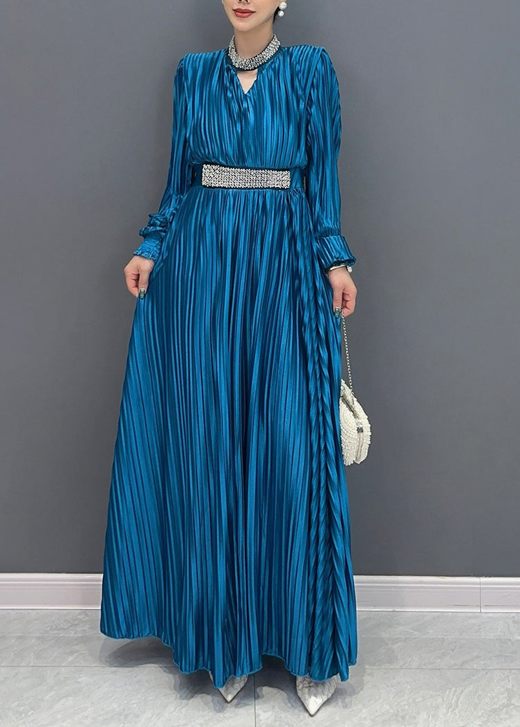 Robe longue froissée à col en V bleu élégant à manches longues AO1037 