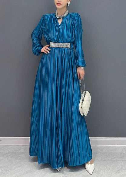 Robe longue froissée à col en V bleu élégant à manches longues AO1037 