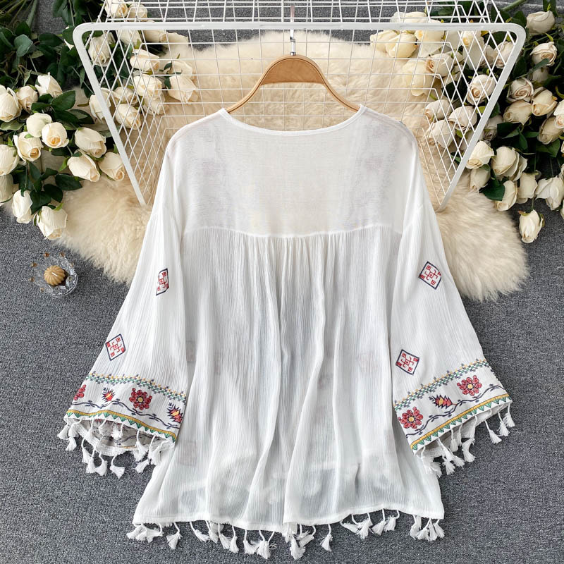 Bohemian White Embroidered Three-quarter sleeves Splicing Tassel Cardigan AR1023