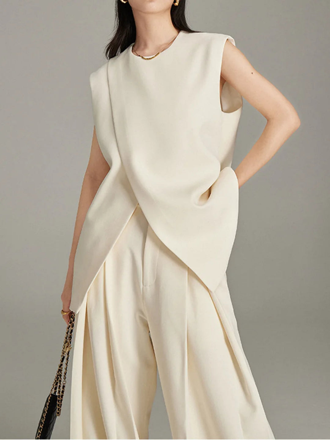 Modern Sleeveless Slit Tunic Top Hem O-neck Cream