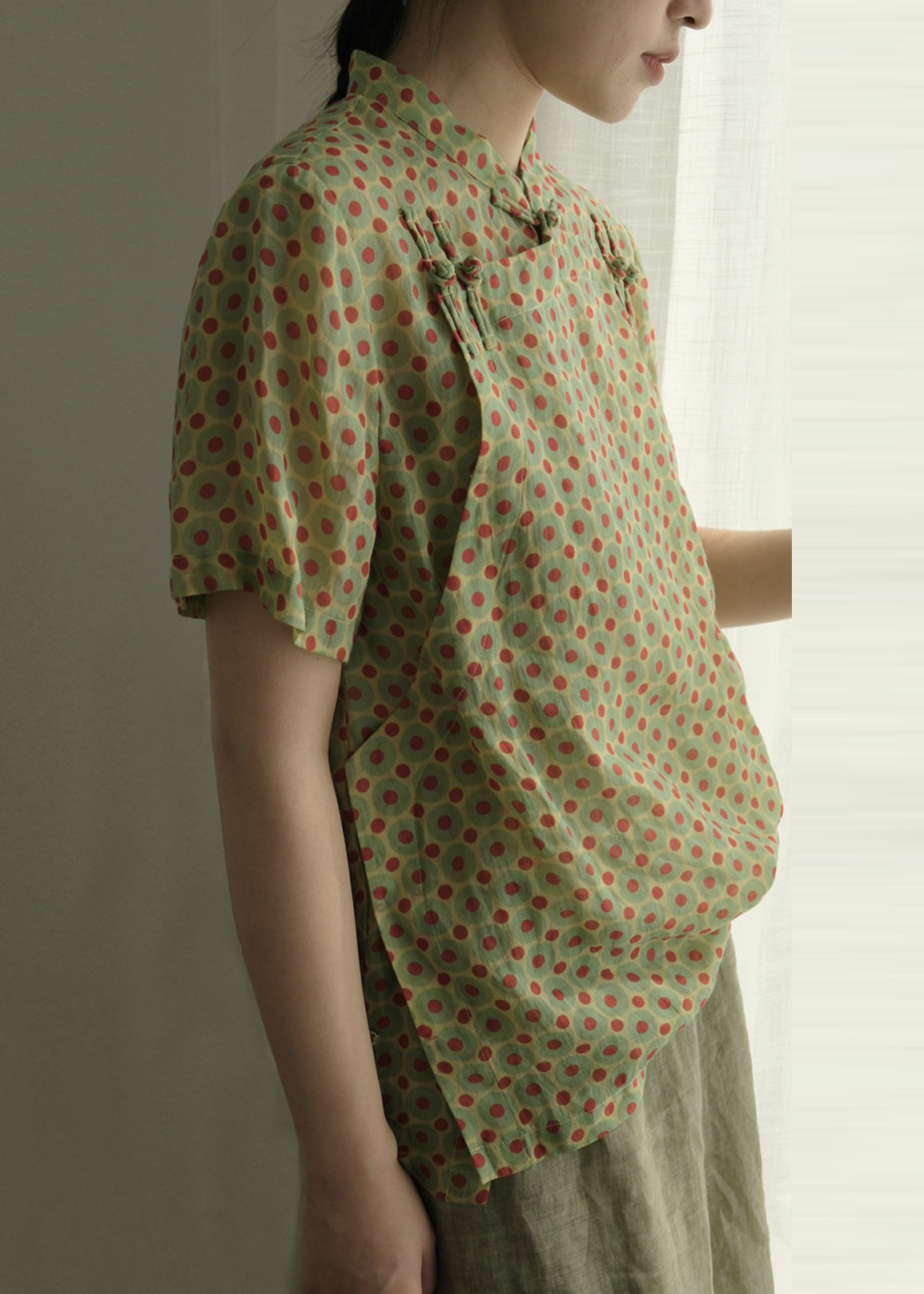 Art Green Stand Collar Dot Button Top Short Sleeve UU037