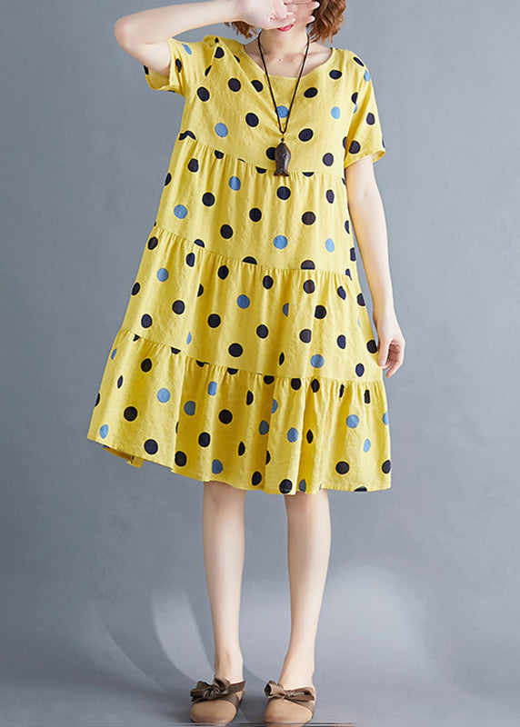 Robe mi-longue à imprimé pois jaunes et patchwork à manches courtes pour les vacances VB1026