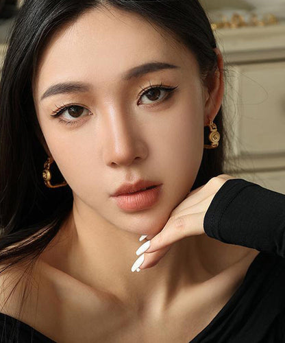 Casual Gold Metal Relief Portrait Hollow Out Hoop Earrings QZ008