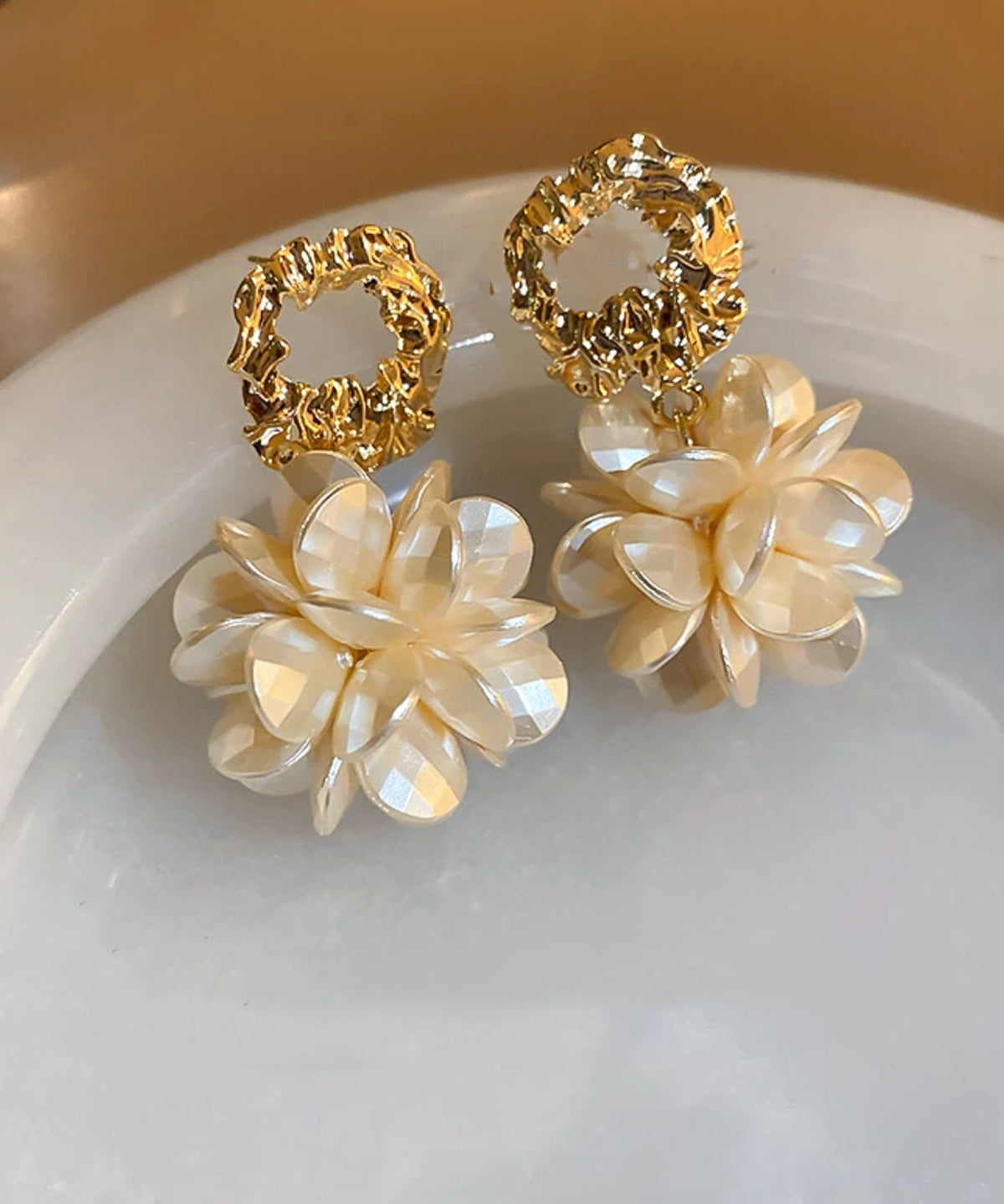 Gold Chic Drop Alloy Copper Resin Floral Earrings