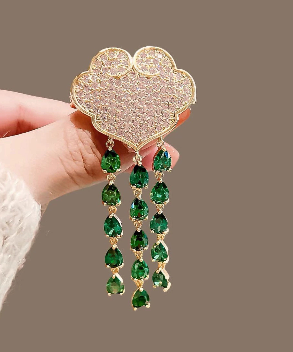 Chic Green Alloy Auspicious Clouds Crystal Tassel Brooch RG007