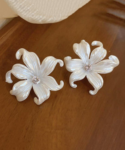 Classy White Acrylic Zircon Floral Stud Earrings ZZ055