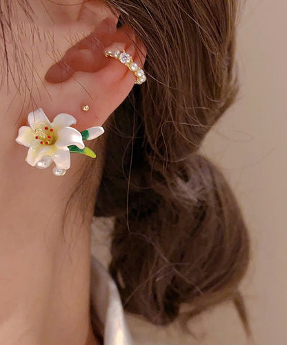 Cute White Alloy Floral Glazed Enamel Stud Earrings WH015