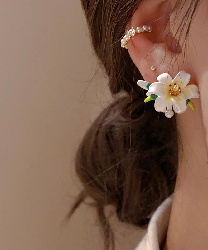 Cute White Alloy Floral Glazed Enamel Stud Earrings WH015