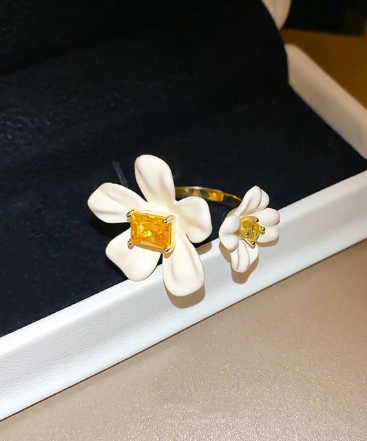 Open Floral Rings Elegant White Zircon Copper Acrylic Overgild