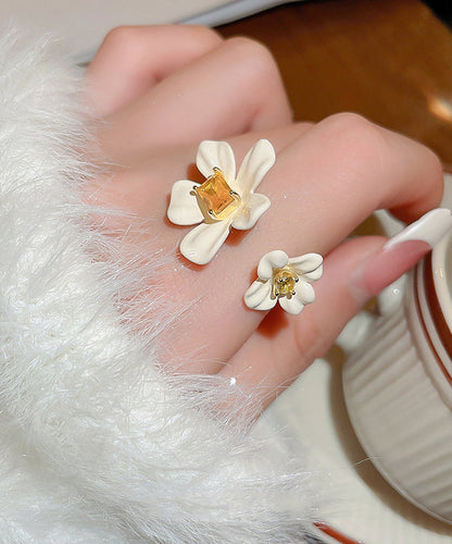 Open Floral Rings Elegant White Zircon Copper Acrylic Overgild