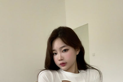 Cutout Short-Sleeved Cropped T-Shirt