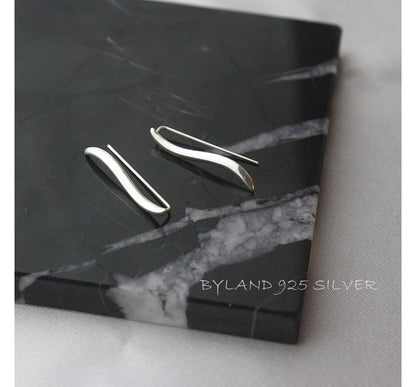 Sterling Through Pull Wave Silver Earring