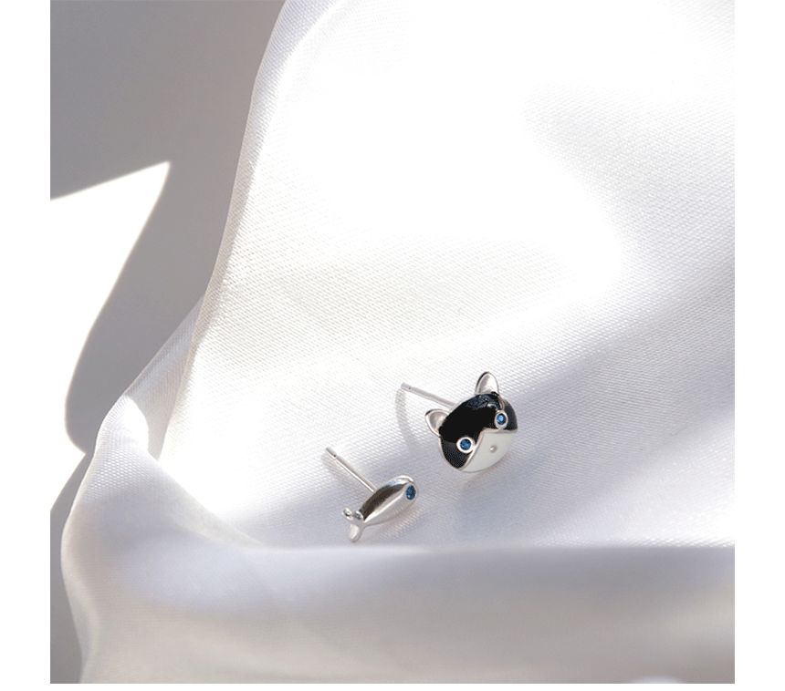 Asymmetrical Stud Cat Fish Earring