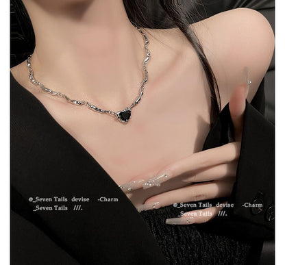 Pendant Alloy Heart Choker
