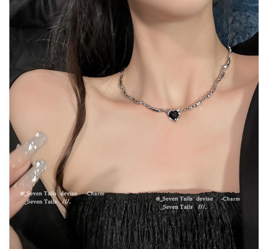 Pendant Alloy Heart Choker