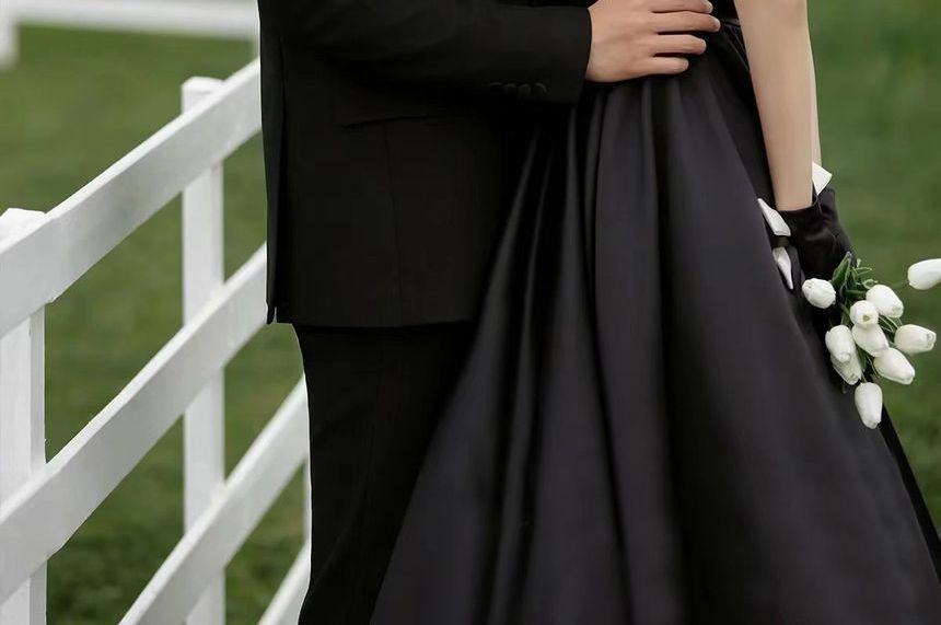 Short-Sleeve V-Neck Plain A-Line Evening Gown