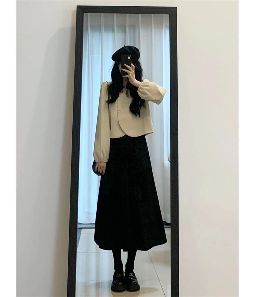 Long-Sleeve Contrast Collar Blouse / Plain Midi A-Line Skirt