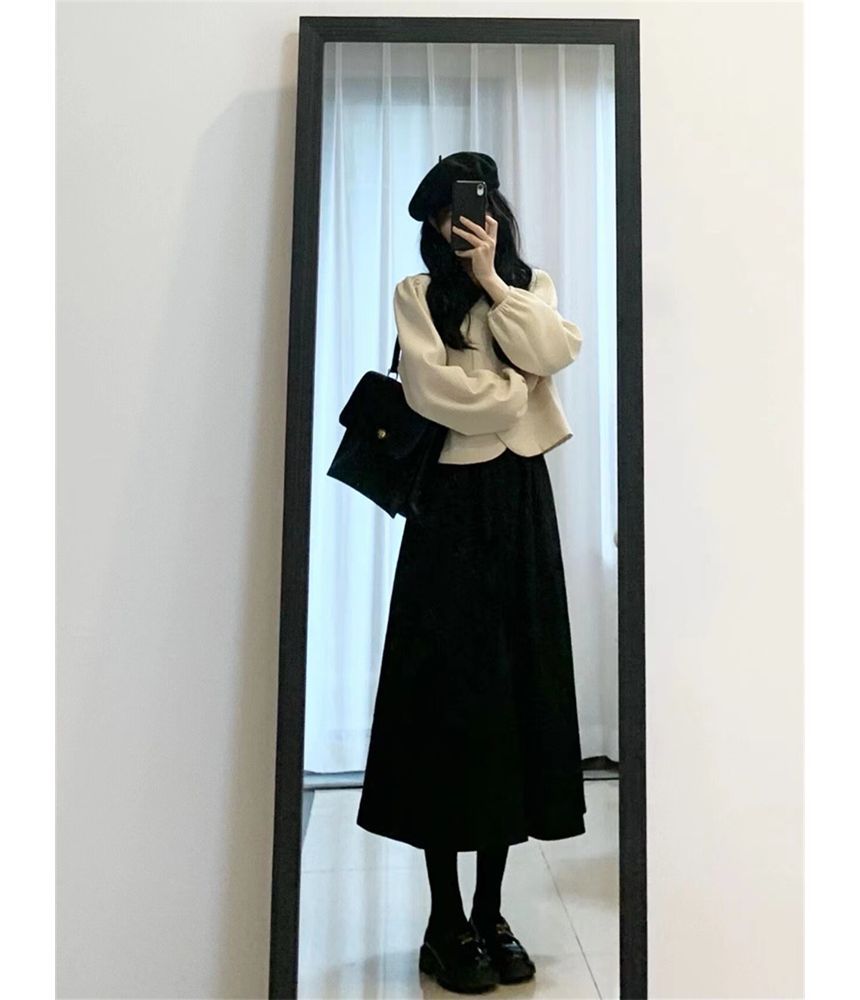 Long-Sleeve Contrast Collar Blouse / Plain Midi A-Line Skirt