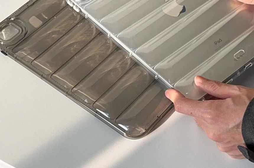 Case Textured Transparent iPad